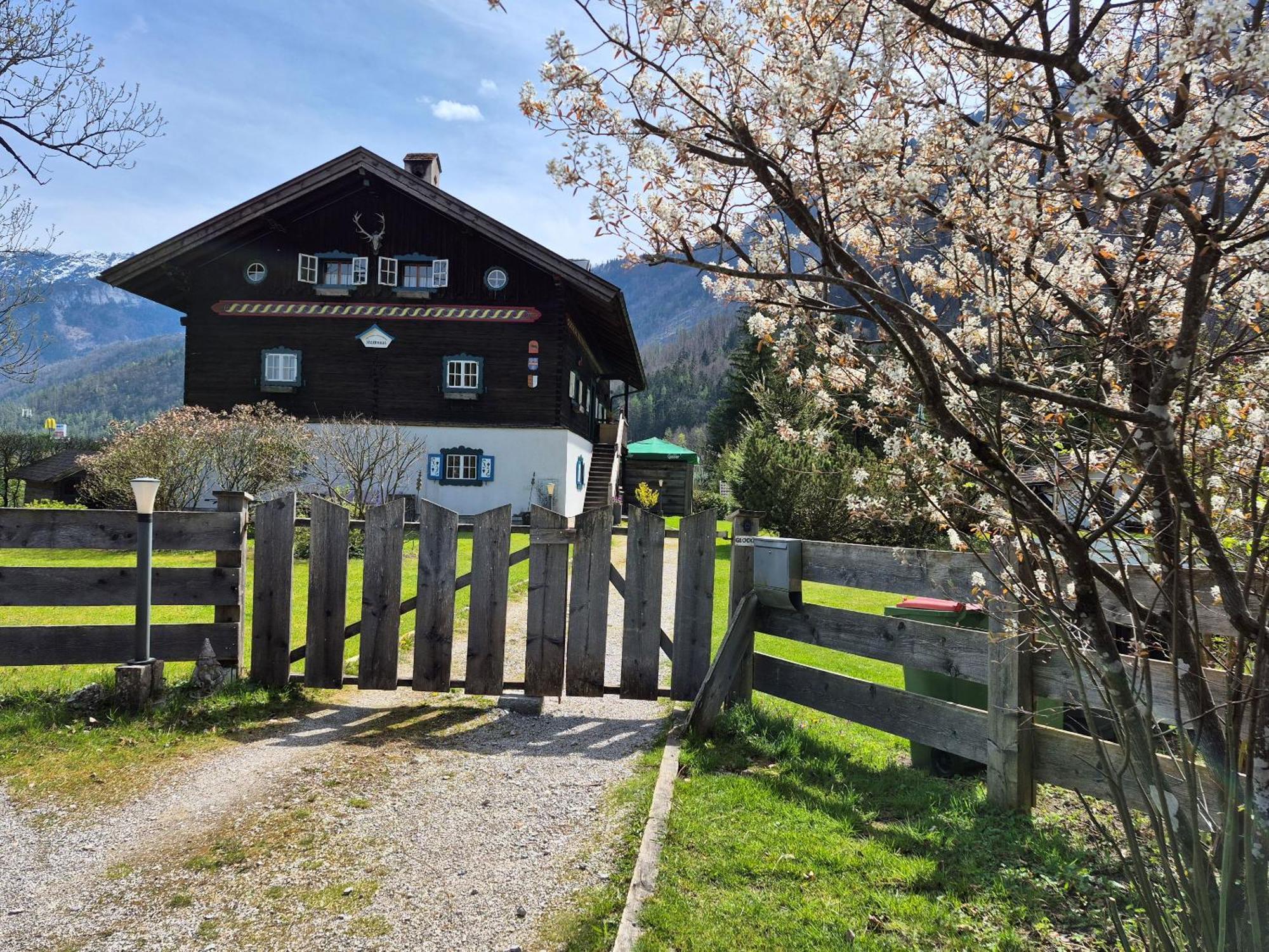 Ferienlounge Bluntausee Golling an der Salzach Exterior foto
